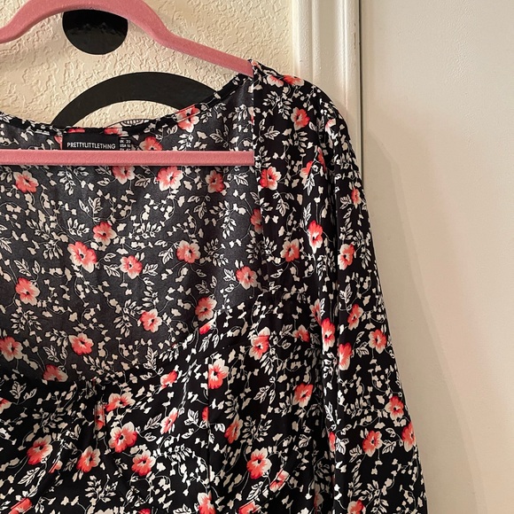Pretty Little Things Plus Size Womens feminine floral dress with slits size 16 - Picture 10 of 14